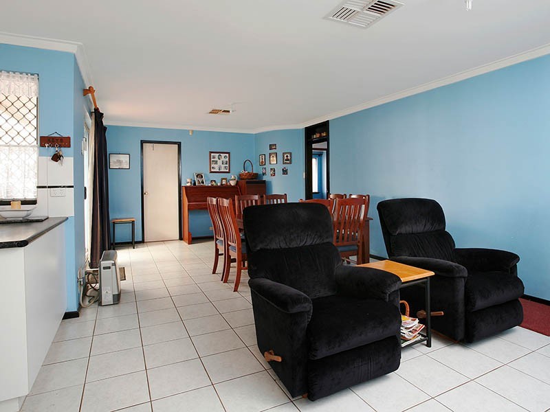 11 Ashburton Drive, Gosnells WA 6110