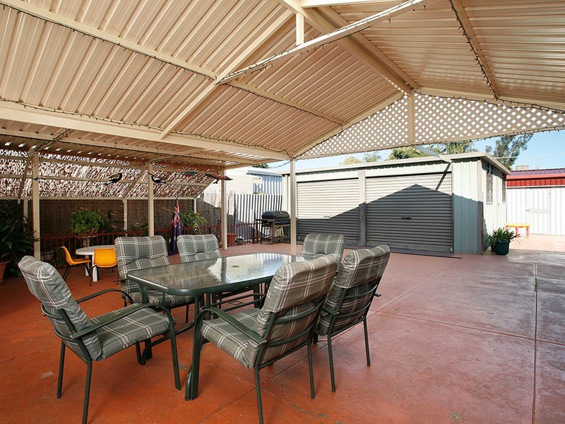 11 Ashburton Drive, Gosnells WA 6110