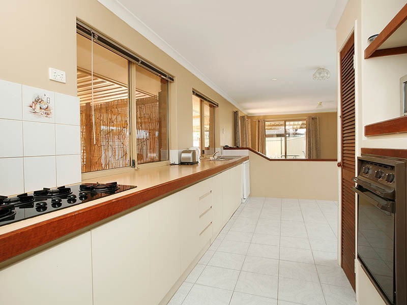 64 Chadwick Parade, Brookdale WA 6112