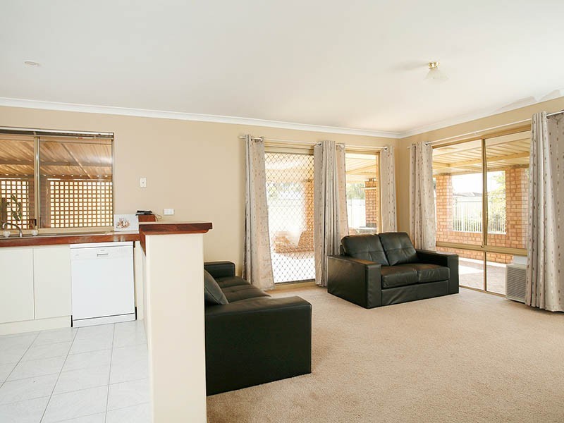 64 Chadwick Parade, Brookdale WA 6112