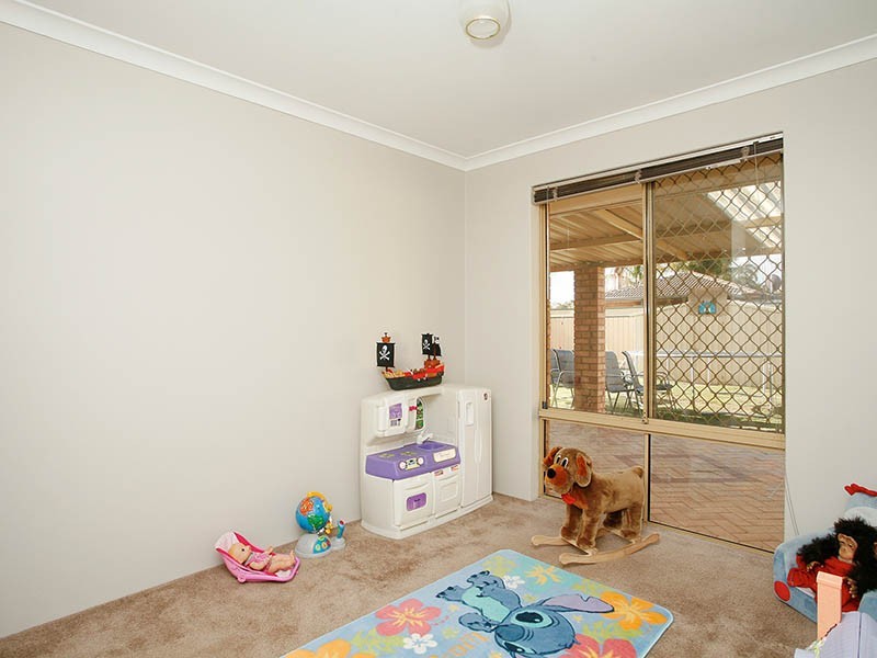 64 Chadwick Parade, Brookdale WA 6112