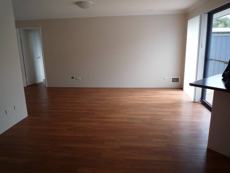 2/18 Friar Road, Armadale WA 6112