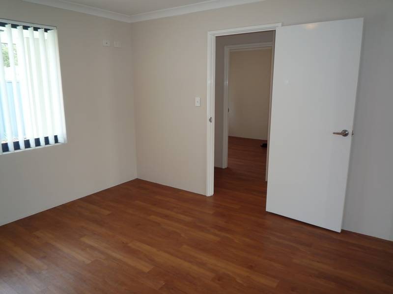 2/18 Friar Road, Armadale WA 6112