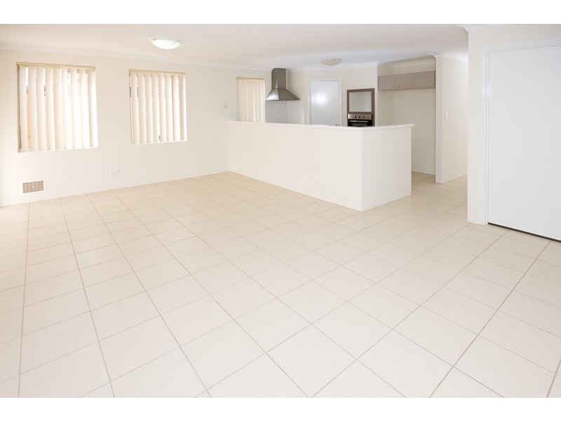 22/17 Third Ave, Kelmscott WA 6111