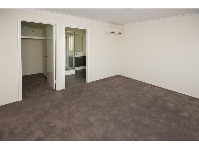 22/17 Third Ave, Kelmscott WA 6111