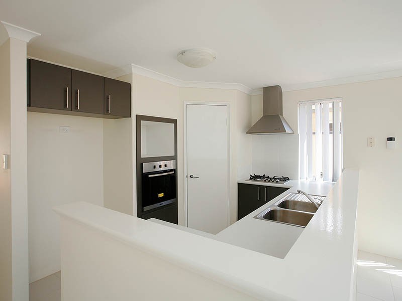 17/54 Sixth Road, Armadale WA 6112