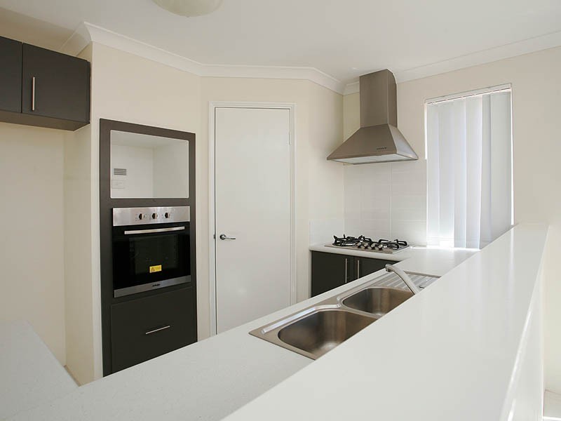 17/54 Sixth Road, Armadale WA 6112