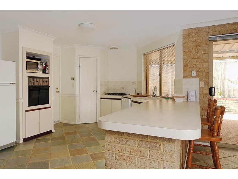 4 Anembo Pl, Kelmscott WA 6111