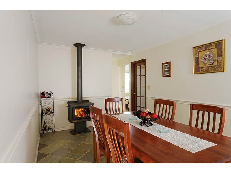 4 Anembo Pl, Kelmscott WA 6111