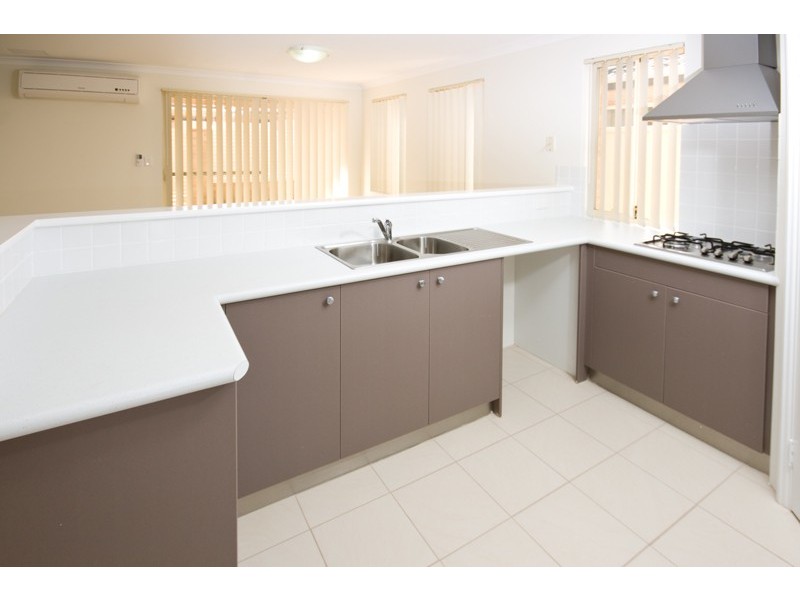 22/17 Third Avenue, Kelmscott WA 6111