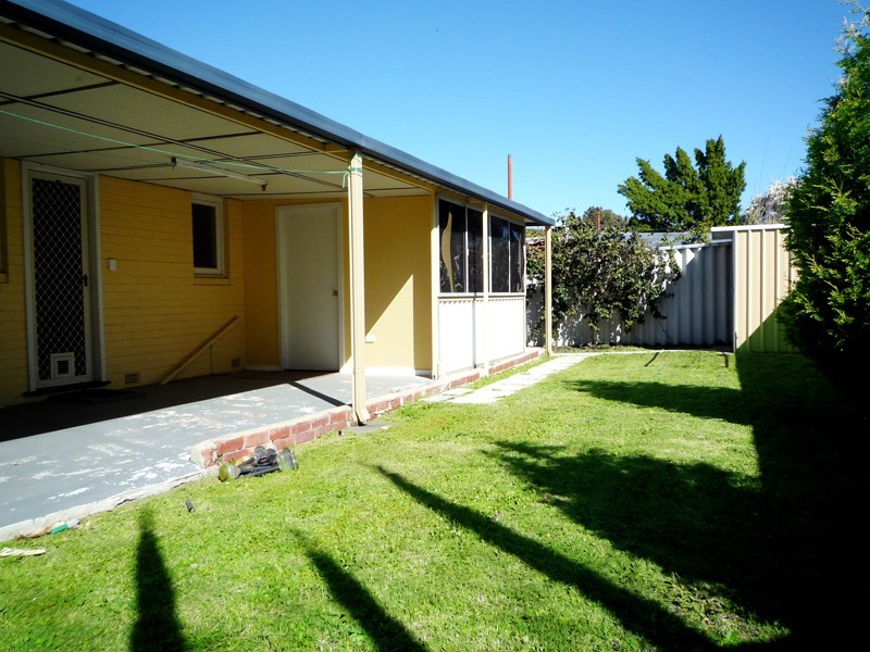 1/17 Arnott Court, Kelmscott WA 6111