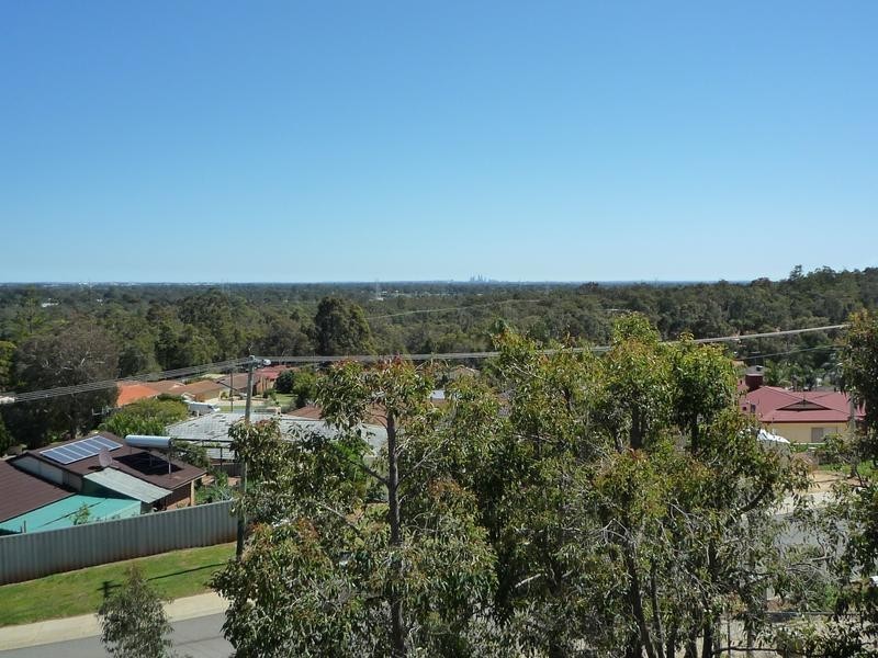 5 Taronga Drive, Kelmscott WA 6111