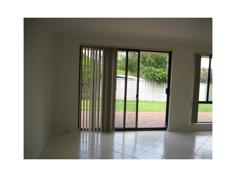 6 Karoonda Street, Armadale WA 6112