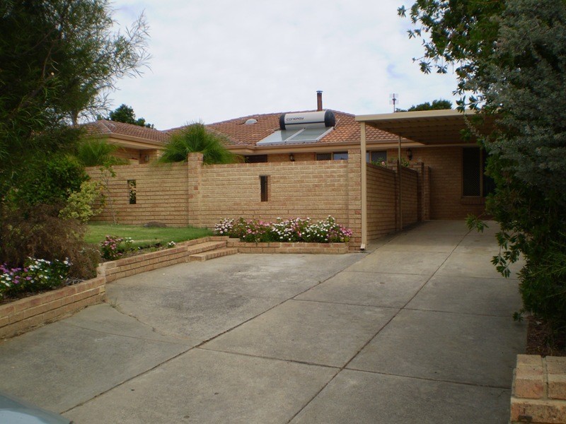 7 Melanda Street, Kelmscott WA 6111