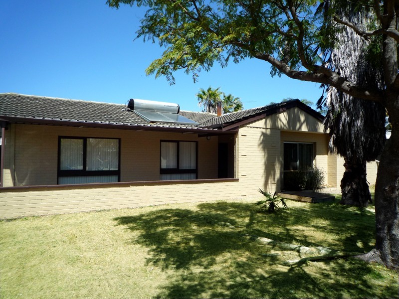 4 Lindy Way, Camillo WA 6111