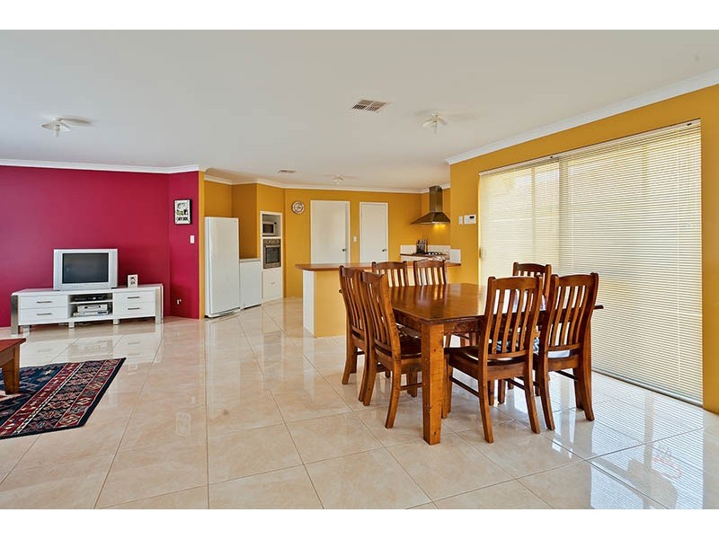 10 Batty Road, Byford WA 6122