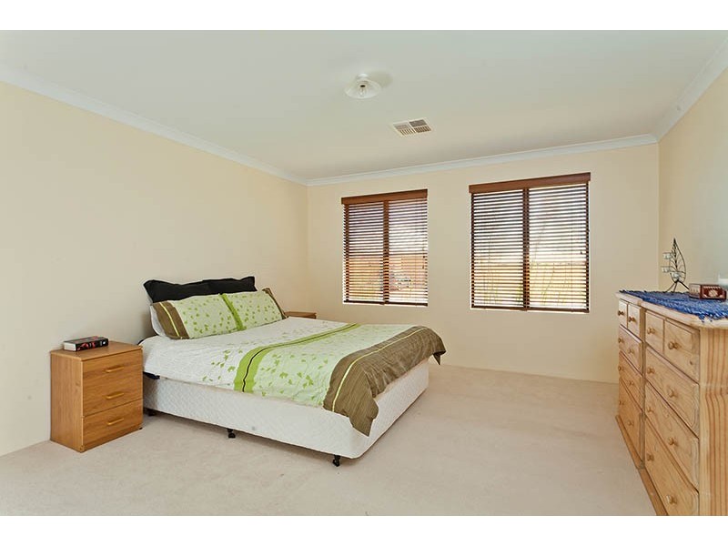 10 Batty Road, Byford WA 6122