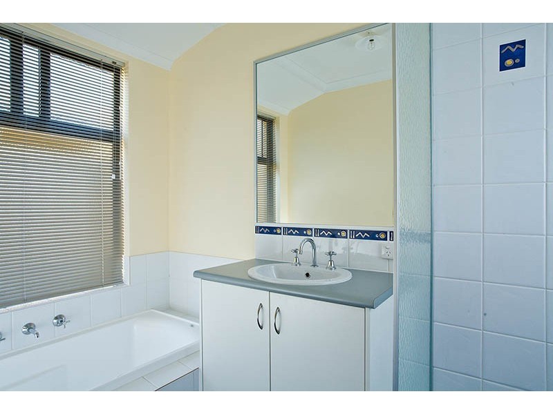 10 Batty Road, Byford WA 6122