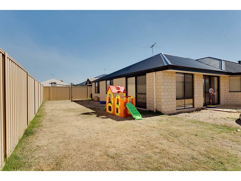 10 Batty Road, Byford WA 6122