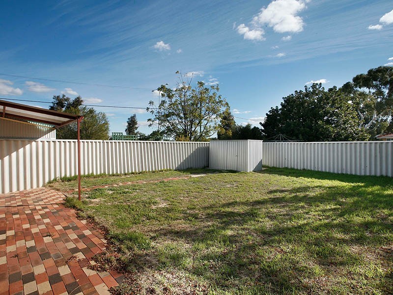 17 Blantyre Way, Kelmscott WA 6111