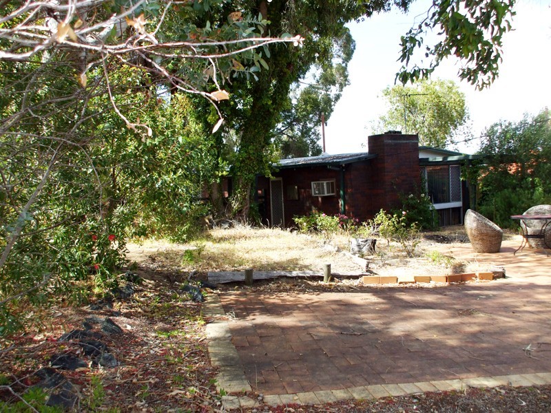 11 Alola Street, Kelmscott WA 6111