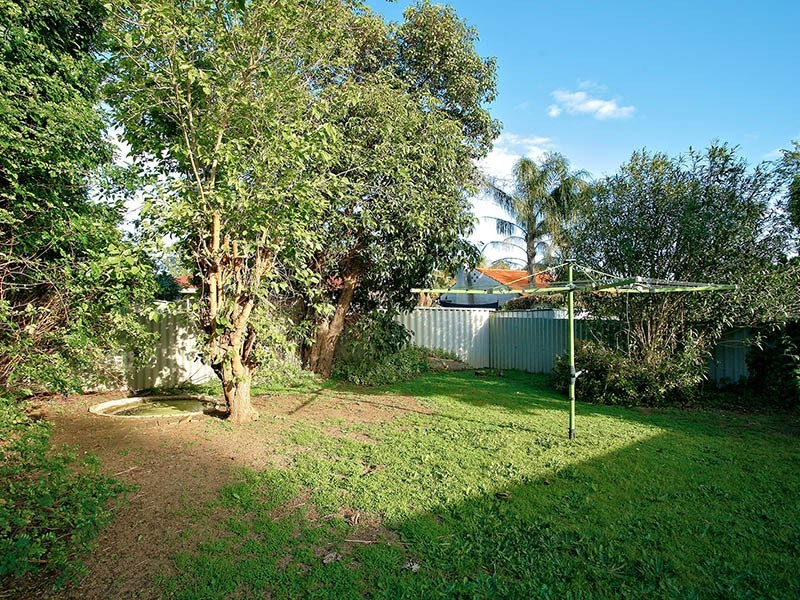 13 James Street, Armadale WA 6112