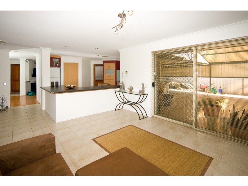 19 Hansen Road, Seville Grove WA 6112