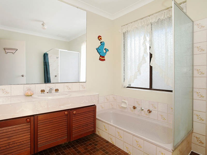 20 Wakehurst Place, Kelmscott WA 6111