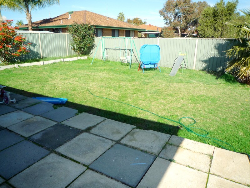 4 Sepal Close, Seville Grove WA 6112