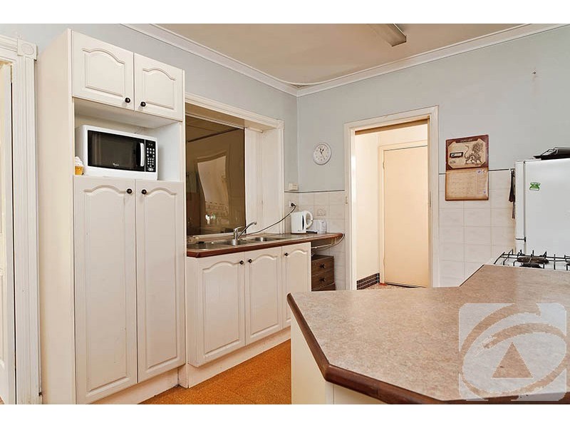 10 Herriard Road, Armadale WA 6112