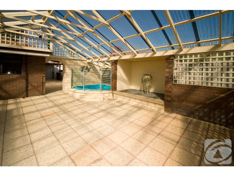 12 Merlin Close, Camillo WA 6111