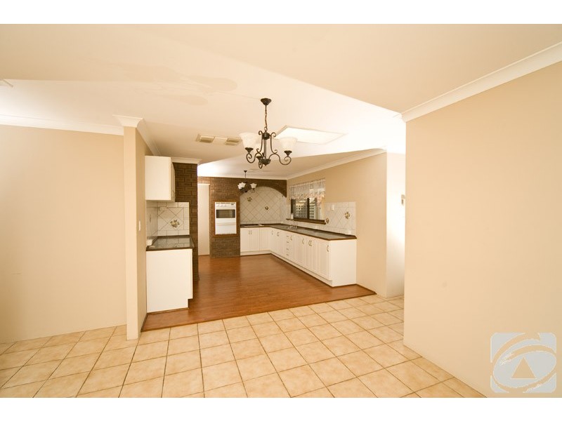 12 Merlin Close, Camillo WA 6111