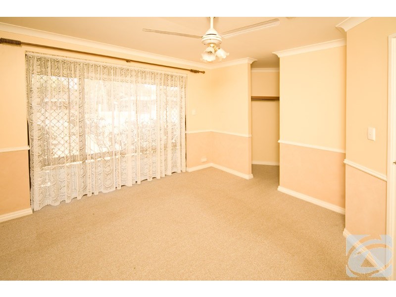 12 Merlin Close, Camillo WA 6111