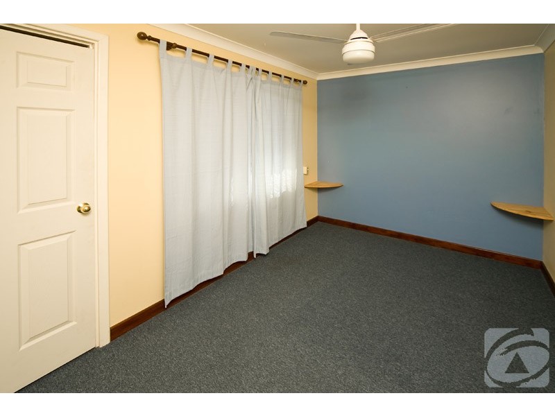 12 Merlin Close, Camillo WA 6111