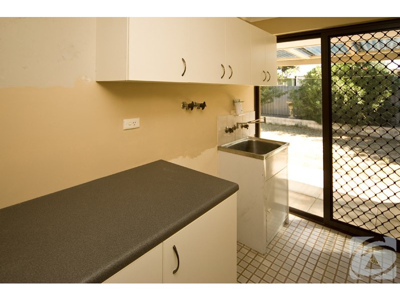 12 Merlin Close, Camillo WA 6111
