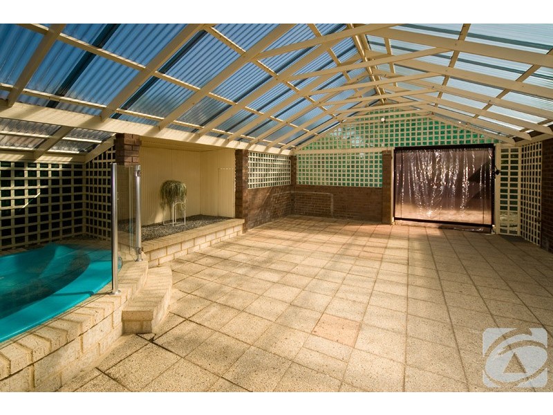 12 Merlin Close, Camillo WA 6111