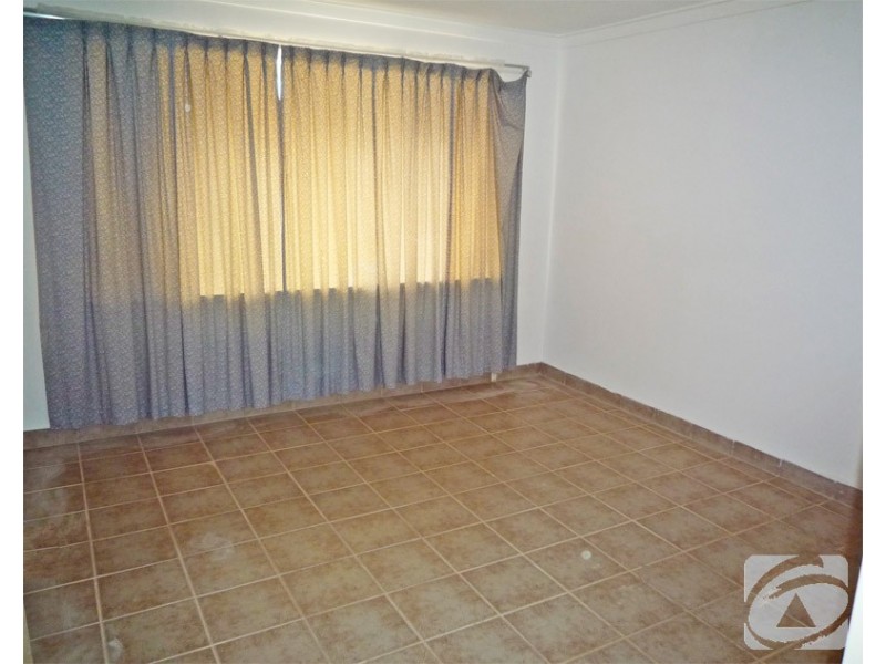 25 Waratah Drive, Camillo WA 6111