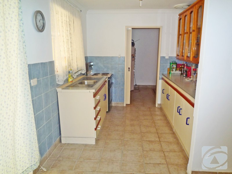 25 Waratah Drive, Camillo WA 6111