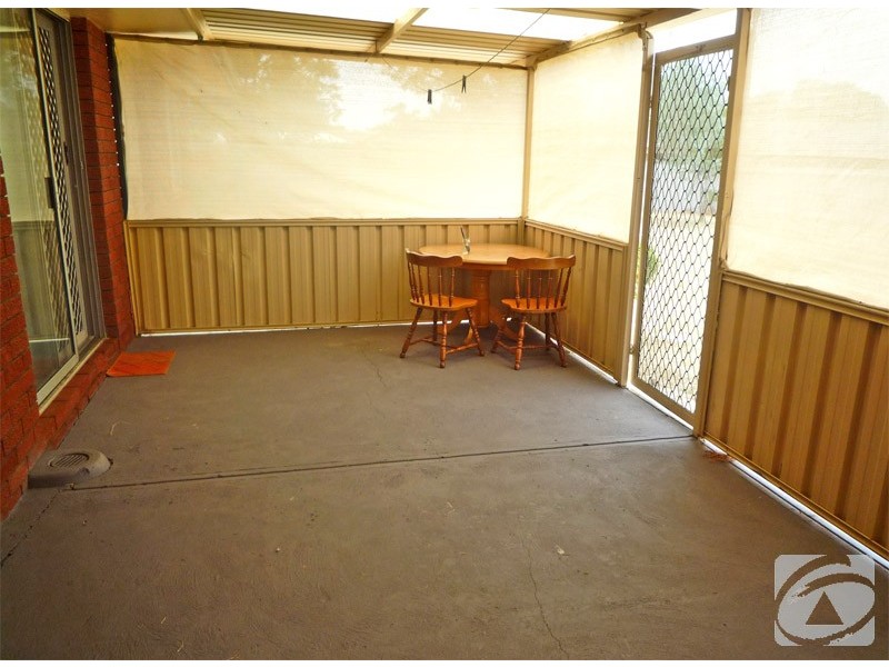 25 Waratah Drive, Camillo WA 6111