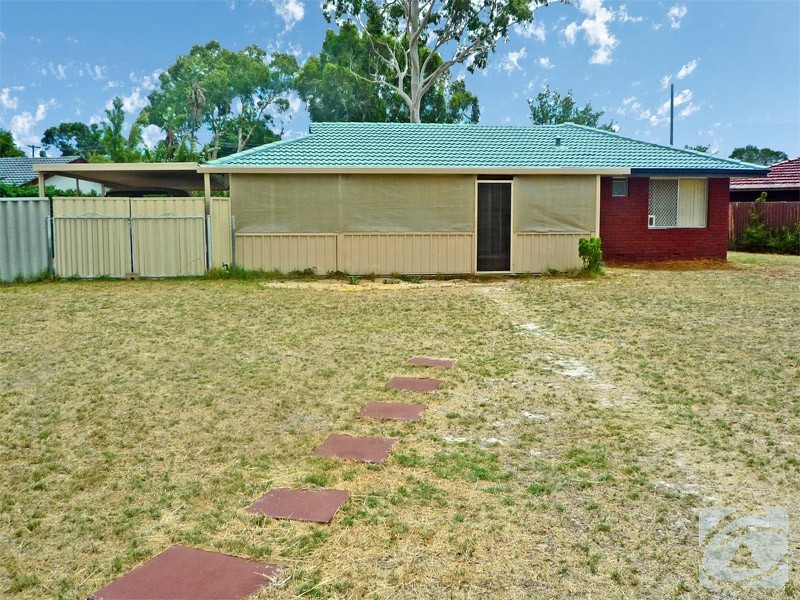 25 Waratah Drive, Camillo WA 6111