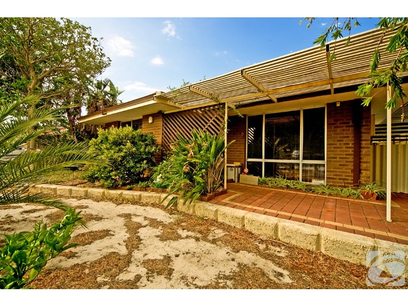 10 Selsdon Road, Camillo WA 6111