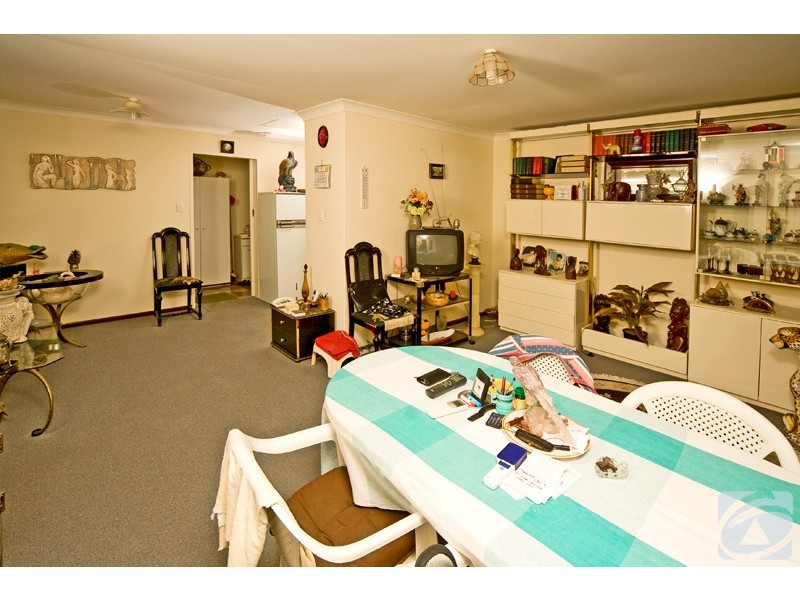 10 Selsdon Road, Camillo WA 6111