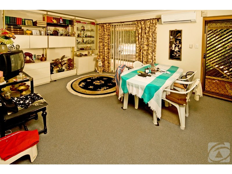 10 Selsdon Road, Camillo WA 6111