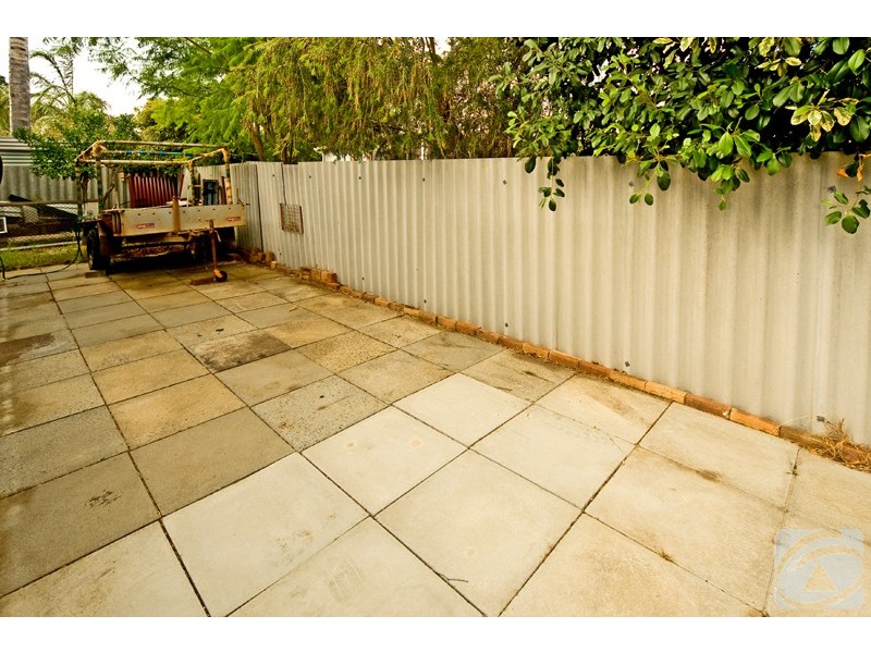 10 Selsdon Road, Camillo WA 6111