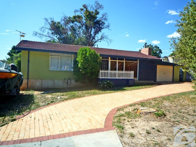 18 Steve Street, Kelmscott WA 6111