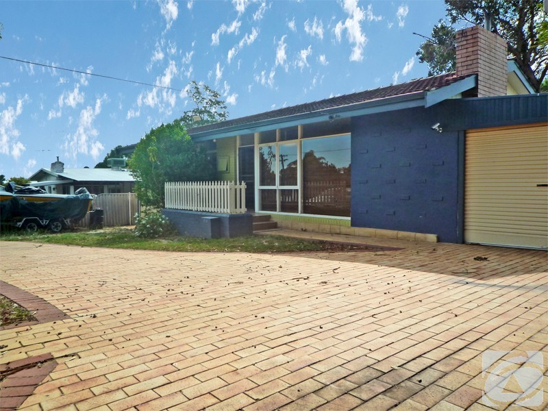 18 Steve Street, Kelmscott WA 6111