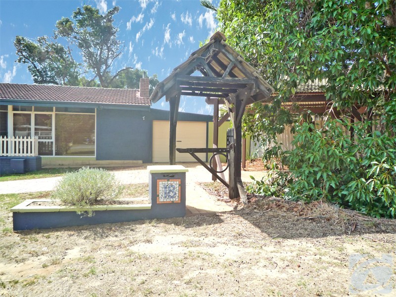 18 Steve Street, Kelmscott WA 6111