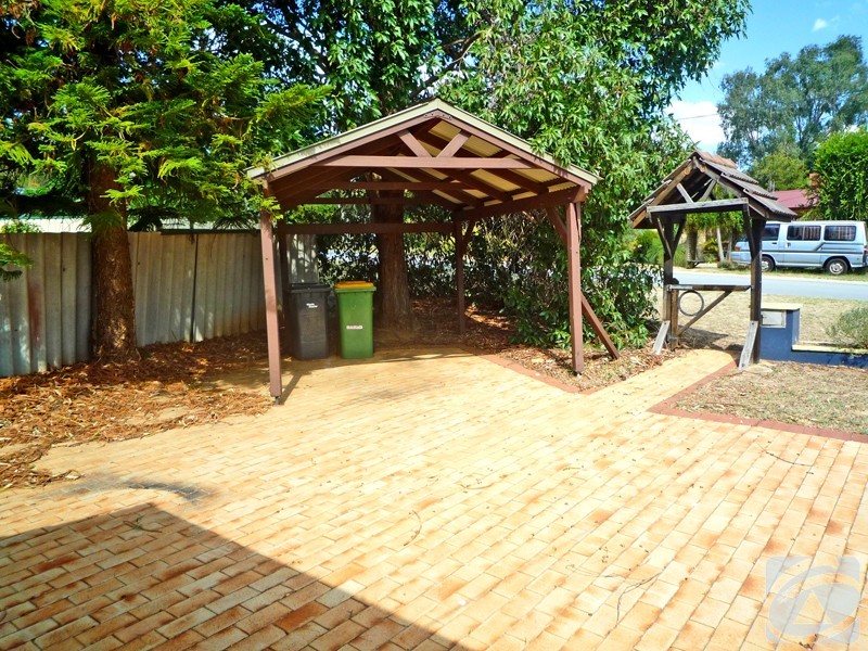 18 Steve Street, Kelmscott WA 6111