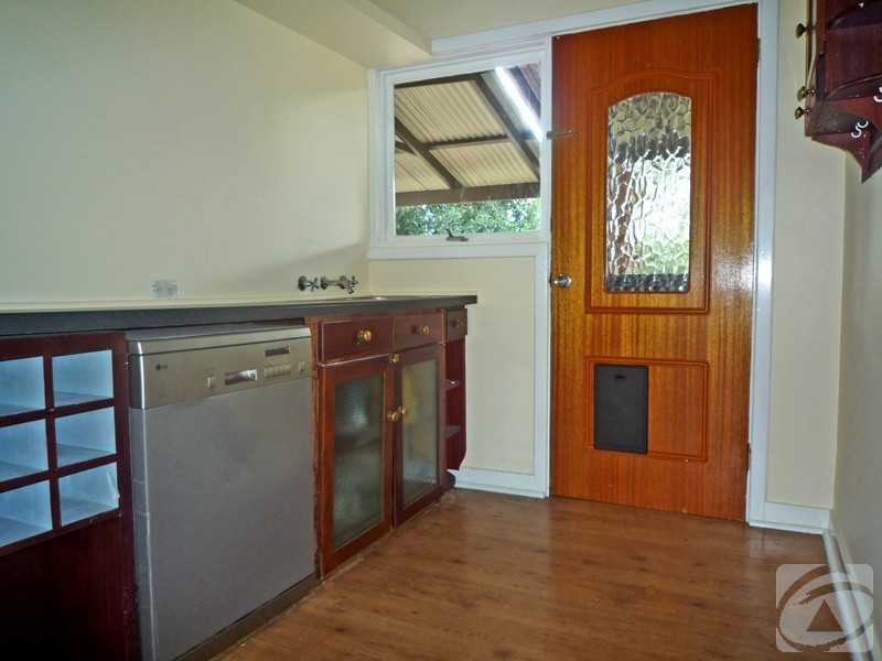 18 Steve Street, Kelmscott WA 6111