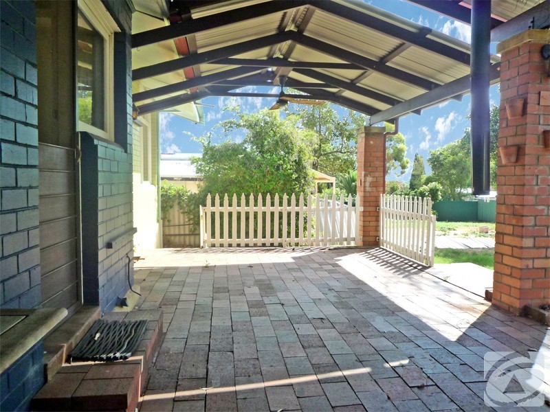 18 Steve Street, Kelmscott WA 6111